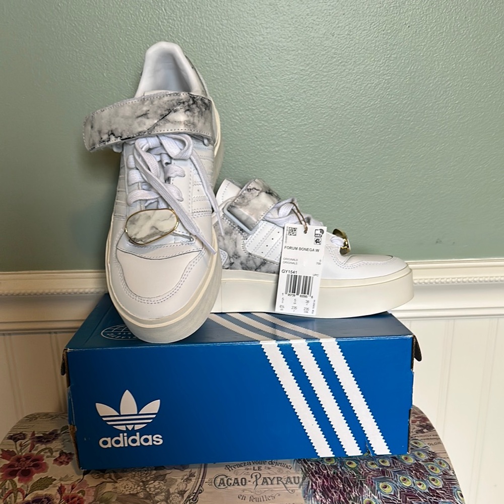 NWT Adidas Forum Bonega W